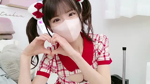 Snapshot of -minami- chatting on February 14, 2025, 3:05 pm -minami- online show from February 14, 2025, 3:05 pm