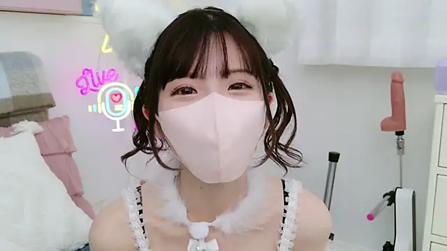 Snapshot of -minami- chatting on March 14, 2025, 12:18 pm -minami- online show from March 14, 2025, 12:18 pm