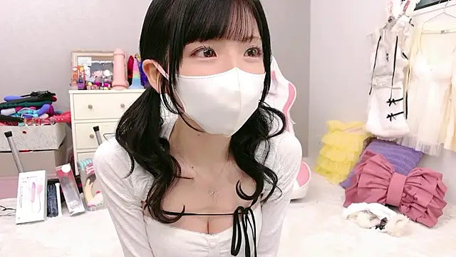 Snapshot of -minami- chatting on April 29, 2026, 12:15 am -minami- online show from April 29, 2026, 12:15 am