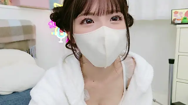 Snapshot of -minami- chatting on January 10, 2025, 5:13 pm -minami- online show from January 10, 2025, 5:13 pm