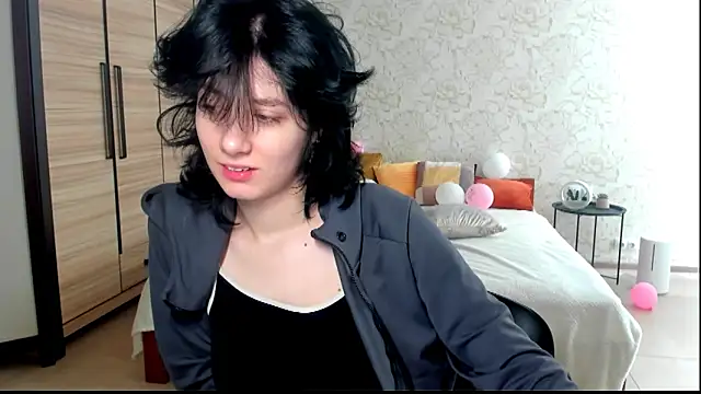 JulisSweet online show from March 14, 2025, 7:26 am