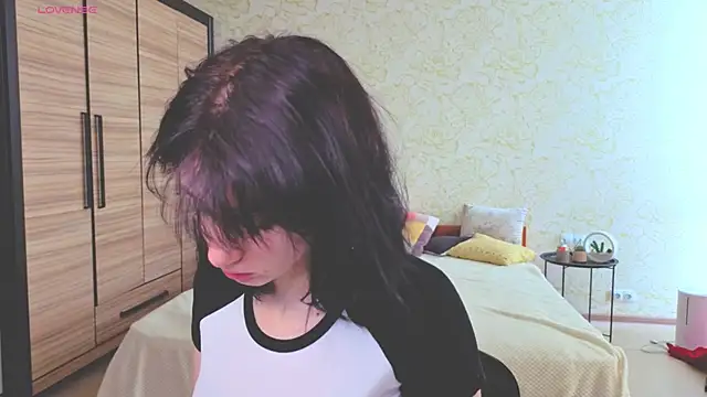 JulisSweet online show from September 26, 2025, 6:42 am