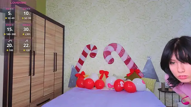 JulisSweet online show from December 18, 2025, 8:08 am