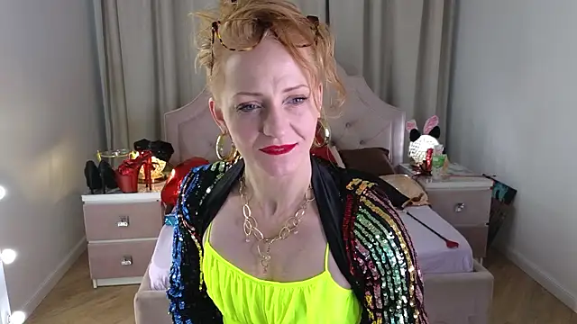 Snapshot of SquirtyAlisa chatting on February 16, 2026, 11:42 am SquirtyAlisa online show from February 16, 2026, 11:42 am