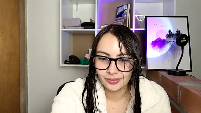 Snapshot of lalawhitte chatting on June 3, 2026, 10:38 am lalawhitte online show from June 3, 2026, 10:38 am