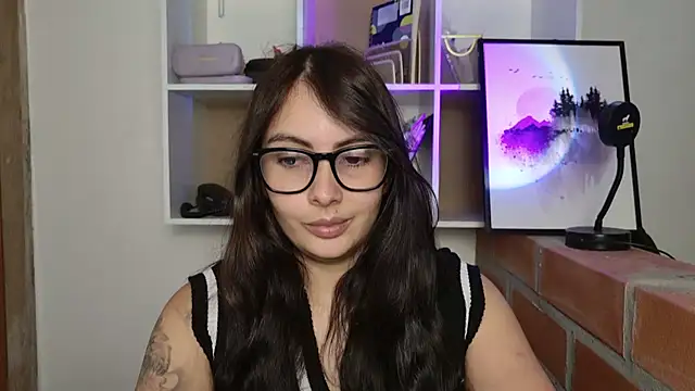 Snapshot of lalawhitte chatting on June 2, 2026, 3:23 pm lalawhitte online show from June 2, 2026, 3:23 pm