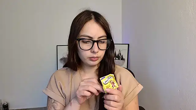 lalawhitte online show from July 18, 2026, 4:37 pm