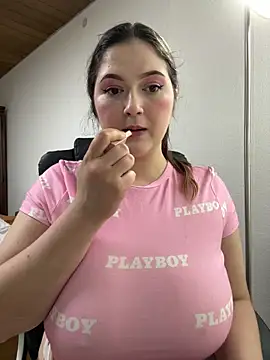 Snapshot of Kamilla_Loop chatting on March 11, 2026, 10:48 pm Kamilla Loop online show from March 11, 2026, 10:48 pm