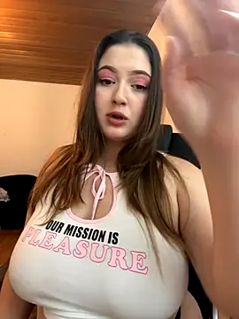 Snapshot of Kamilla_Loop chatting on November 29, 2025, 10:43 pm Kamilla Loop online show from November 29, 2025, 10:43 pm