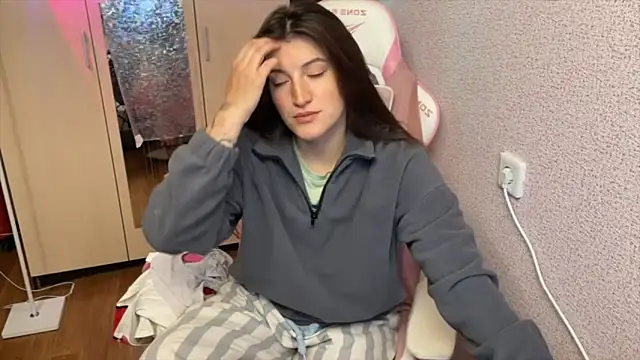 Snapshot of Katrin__kiss chatting on April 24, 2026, 4:31 pm Katrin kiss online show from April 24, 2026, 4:31 pm