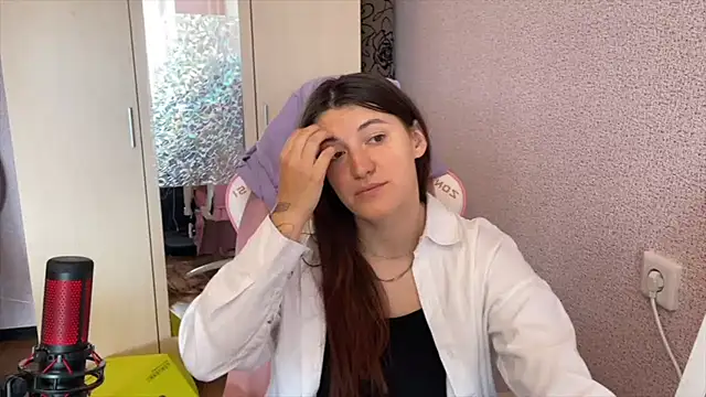 Katrin  kiss online show from April 4, 2026, 10:11 am