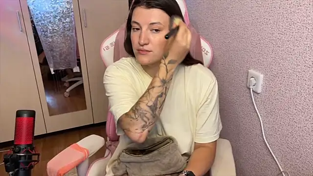 Snapshot of Katrin__kiss chatting on May 15, 2026, 2:26 pm Katrin kiss online show from May 15, 2026, 2:26 pm