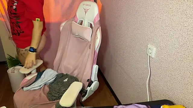 Katrin  kiss online show from November 26, 2025, 6:52 pm