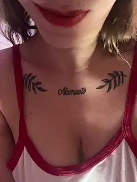 Snapshot of melisabunnny chatting on February 23, 2025, 2:40 am melisabunnny online show from February 23, 2025, 2:40 am