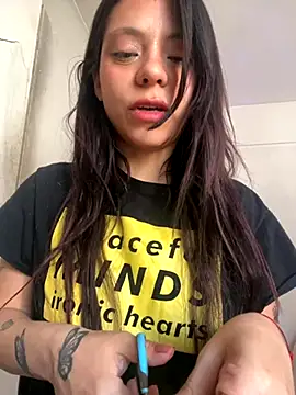 Snapshot of melisabunnny chatting on September 22, 2025, 11:49 am melisabunnny online show from September 22, 2025, 11:49 am