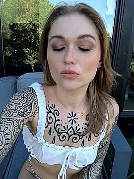 Goldloeckchen159 online show from February 28, 2026, 9:03 pm