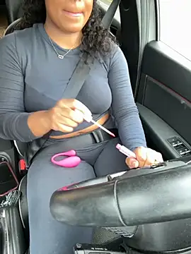 lolaa27 online show from September 20, 2025, 3:39 pm