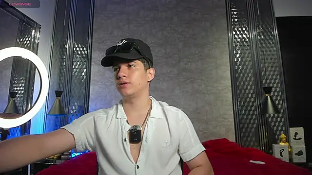 Snapshot of Brat_ chatting on October 28, 2025, 8:30 pm Brat online show from October 28, 2025, 8:30 pm