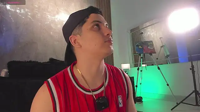 Snapshot of Brat_ chatting on November 27, 2025, 12:00 am Brat online show from November 27, 2025, 12:00 am