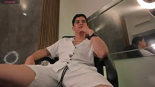 Snapshot of Brat_ chatting on December 1, 2025, 4:02 am Brat online show from December 1, 2025, 4:02 am