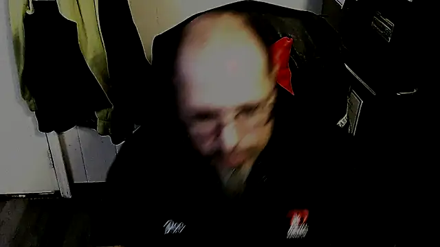 KrazyLegz online show from November 24, 2025, 10:54 pm