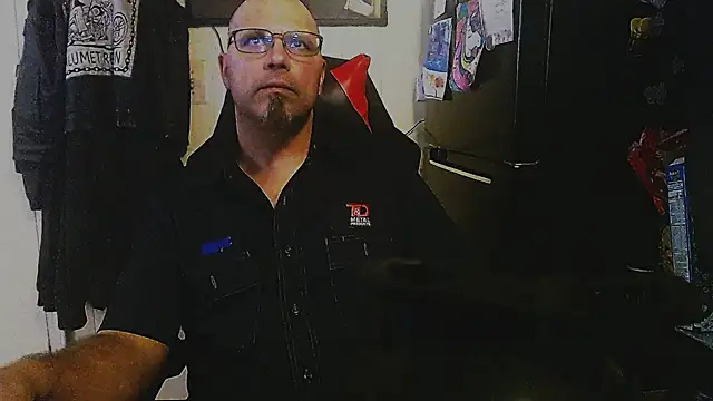 KrazyLegz online show from September 25, 2025, 9:21 pm