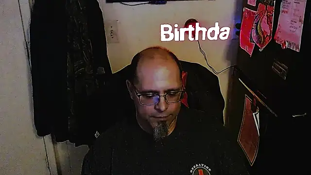 KrazyLegz online show from November 17, 2025, 8:57 pm