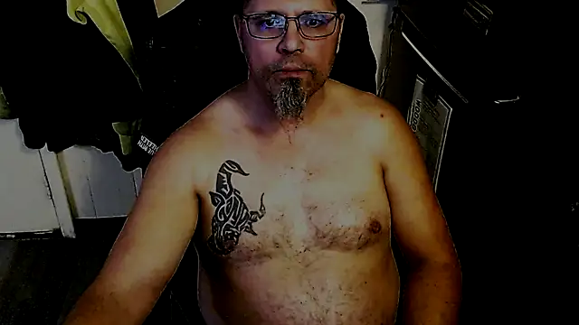 KrazyLegz online show from November 21, 2025, 11:37 pm