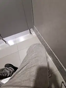 Snapshot of johny_69d@xh chatting on January 6, 2025, 11:29 am johny 69dxh online show from January 6, 2025, 11:29 am