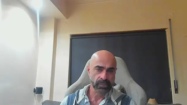 Snapshot of Bicopflirt chatting on November 30, 2025, 8:09 pm Bicopflirt online show from November 30, 2025, 8:09 pm