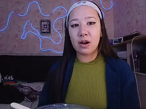 Japabaixinha online show from June 19, 2026, 5:24 am