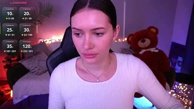 MilaSecrett online show from April 10, 2026, 1:07 pm