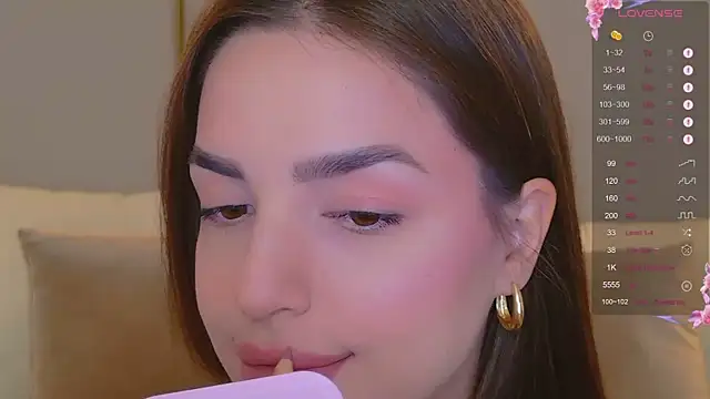 BellaHalles online show from November 21, 2025, 6:34 am