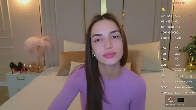 Snapshot of BellaHalles chatting on December 23, 2025, 5:40 am BellaHalles online show from December 23, 2025, 5:40 am