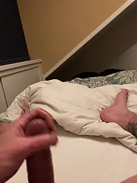 Snapshot of LivingLegend1978 chatting on February 11, 2026, 11:04 pm LivingLegend1978 online show from February 11, 2026, 11:04 pm