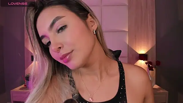 bella1207 online show from October 7, 2025, 7:04 pm