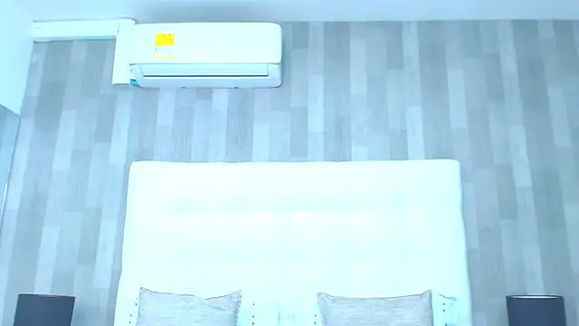 LeahMillerr online show from November 26, 2025, 12:49 pm