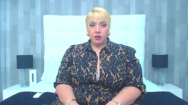 LeahMillerr online show from January 6, 2026, 1:15 pm