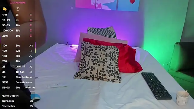 EmmaSmith06 online show from September 25, 2025, 5:52 pm