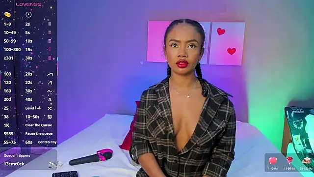 EmmaSmith06 online show from September 9, 2025, 5:22 pm