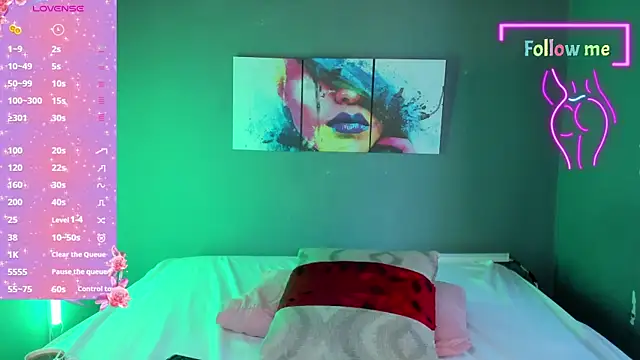 EmmaSmith06 online show from March 3, 2025, 5:09 pm