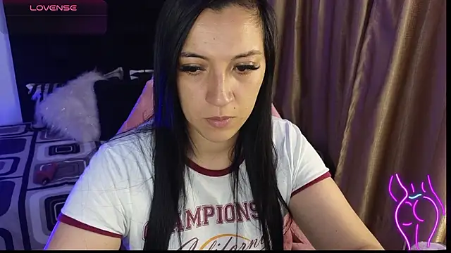 Snapshot of Majuu__ chatting on February 9, 2026, 11:52 am Majuu online show from February 9, 2026, 11:52 am