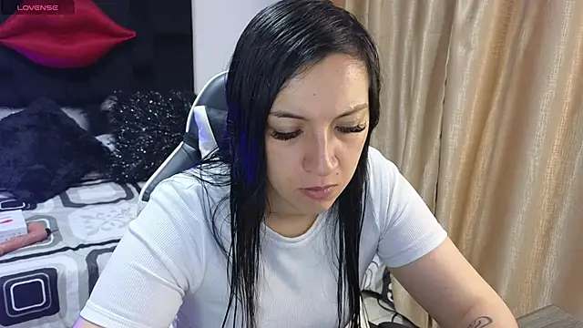 Snapshot of Majuu__ chatting on December 19, 2025, 11:56 am Majuu online show from December 19, 2025, 11:56 am