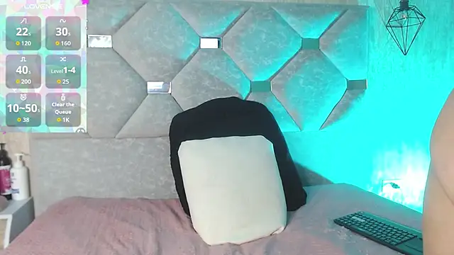 Danielaa a online show from April 14, 2026, 12:15 am