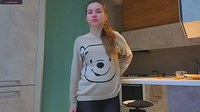 DonnaBurkee online show from December 18, 2025, 4:17 am