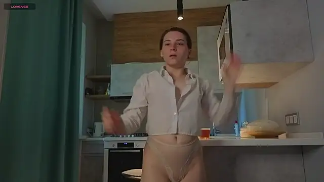 DonnaBurkee online show from June 19, 2026, 4:18 am