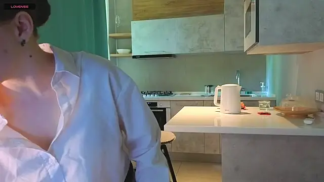 DonnaBurkee online show from May 30, 2026, 4:19 am