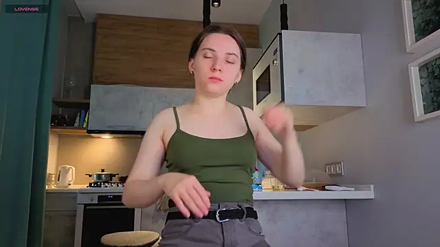 DonnaBurkee online show from June 28, 2026, 4:41 am