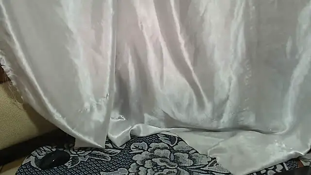 Burberrry  online show from February 15, 2026, 5:12 pm