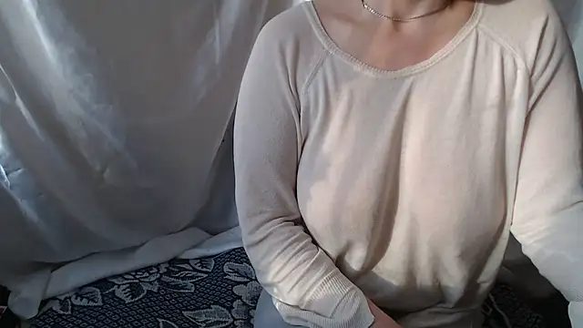 Burberrry  online show from May 20, 2026, 4:15 pm